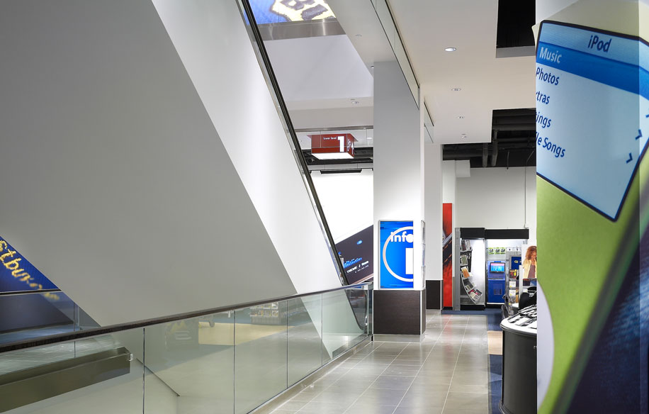 Best Buy, NYC, Retail Design / Charles Sparks + Company